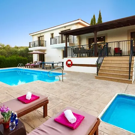 Villa Yiolani By