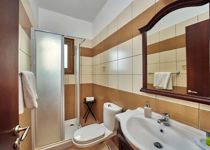 Yiolani By Vila Lachi